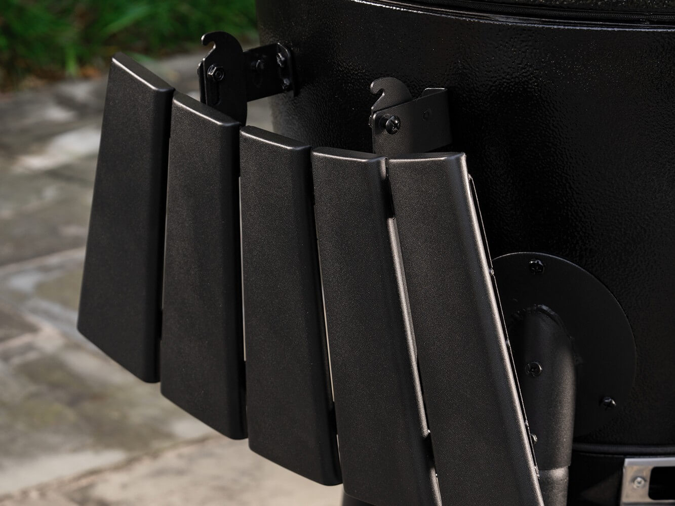 Char-Griller Akorn Kamado