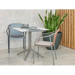 Quatro Fix Table